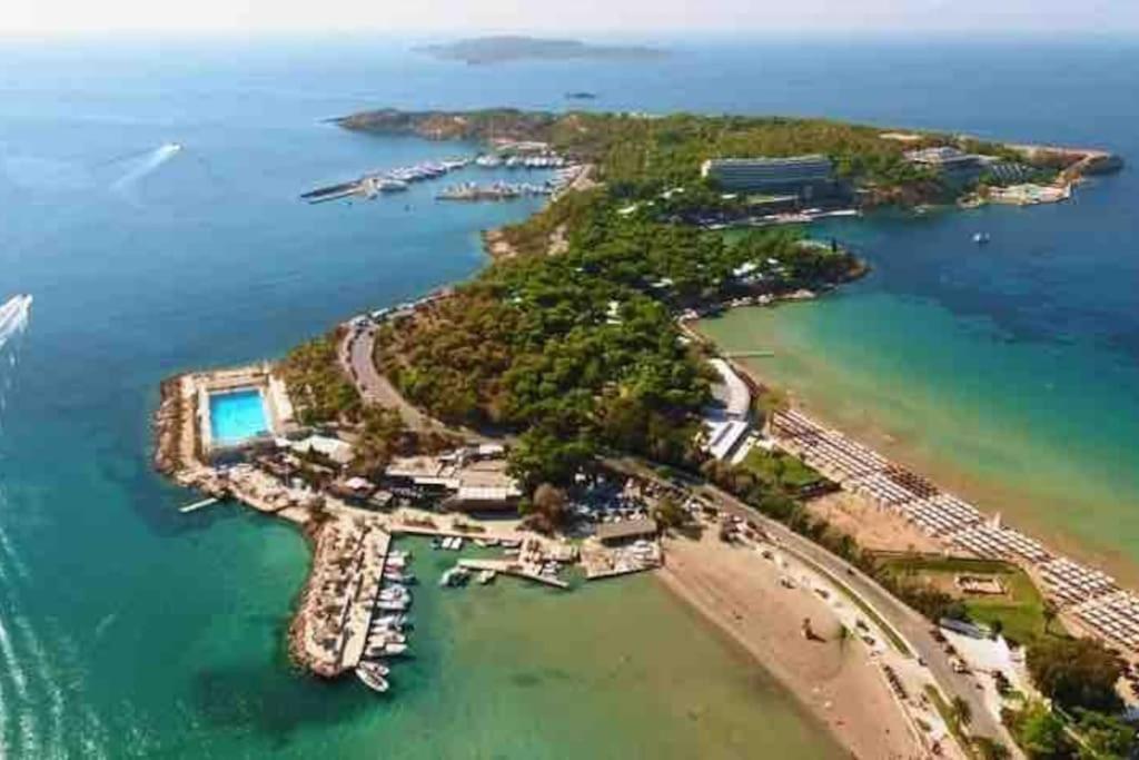Seaside Beauty 5 Min Vouliagmeni